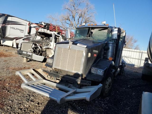 2005 Kenworth Construction T800