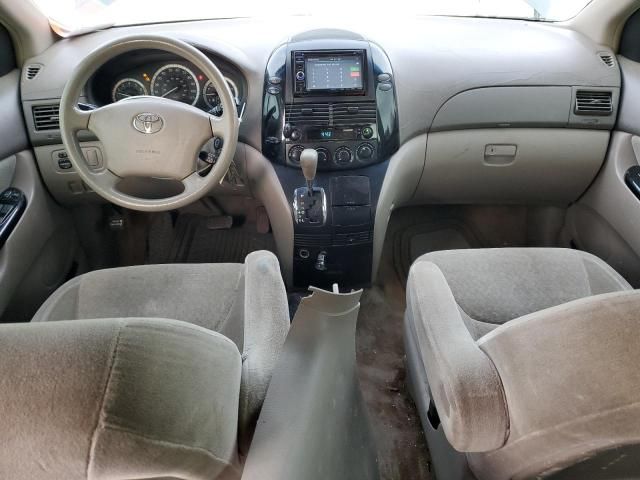 2005 Toyota Sienna CE