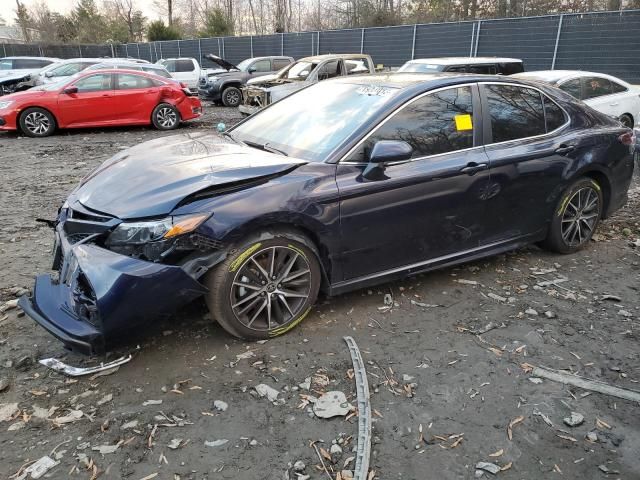 2022 Toyota Camry SE