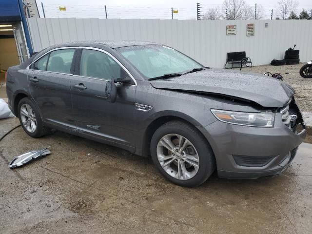 2015 Ford Taurus SE