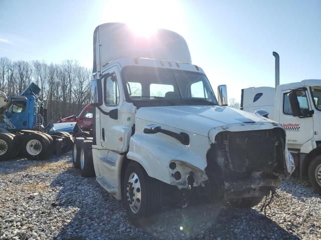 2016 Freightliner Cascadia 125