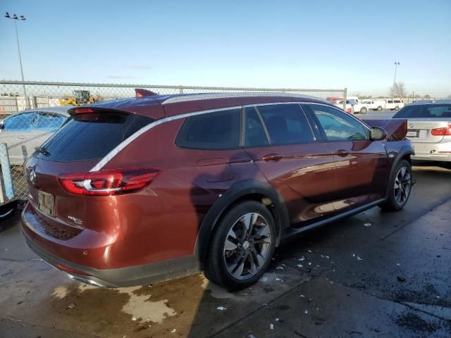 2018 Buick Regal Tourx Essence