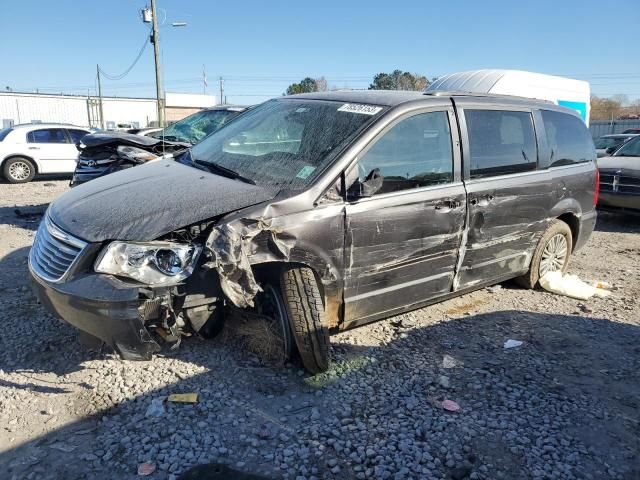 2016 Chrysler Town & Country Touring L