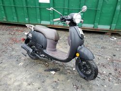 Motos salvage para piezas a la venta en subasta: 2023 Scooter Scooter