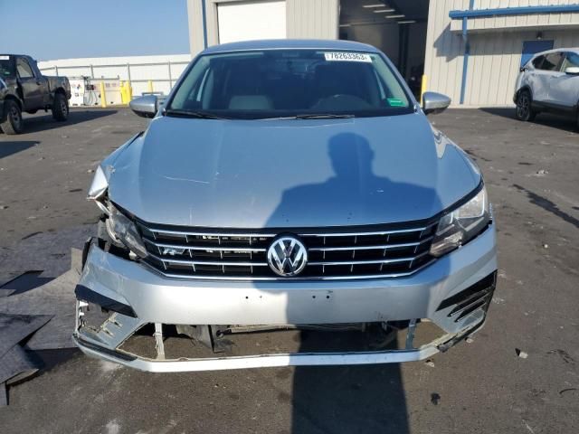 2017 Volkswagen Passat R-Line