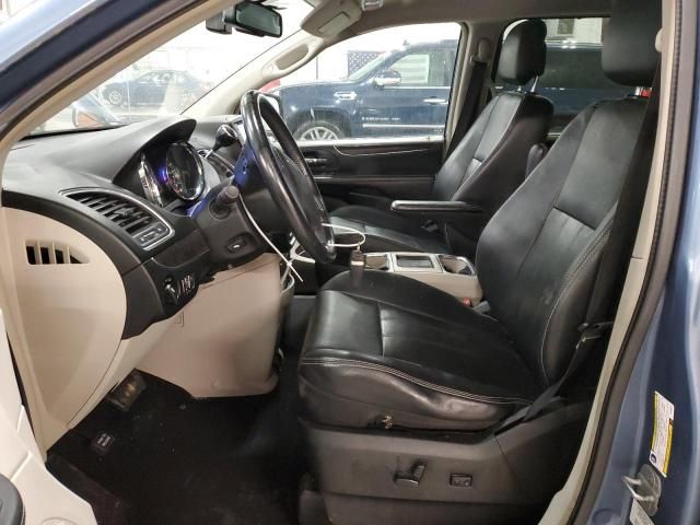 2012 Chrysler Town & Country Touring L