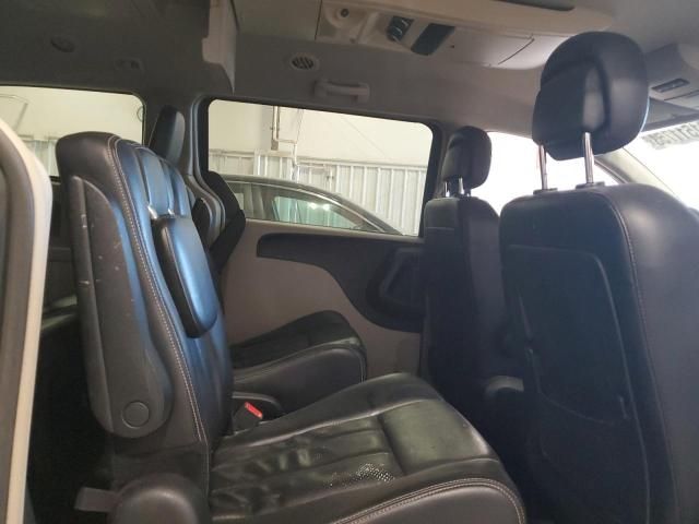 2012 Chrysler Town & Country Touring