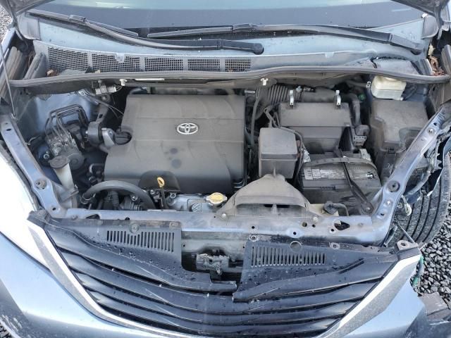 2013 Toyota Sienna LE