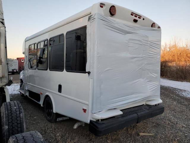 2023 Ford Econoline E450 Super Duty Cutaway Van