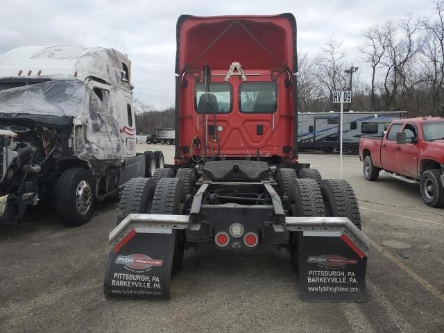 2016 Freightliner Cascadia 125