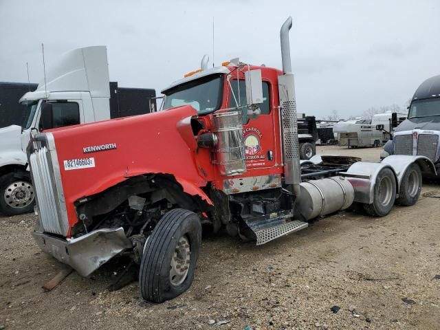 2007 Kenworth Construction W900