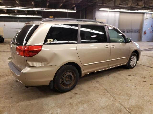 2004 Toyota Sienna CE