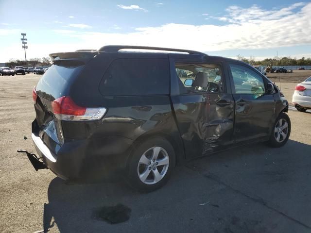 2011 Toyota Sienna LE