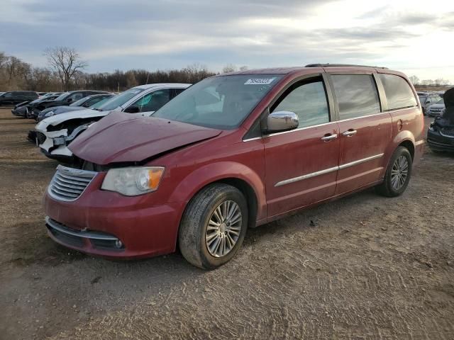 2013 Chrysler Town & Country Touring L