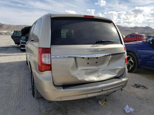 2013 Chrysler Town & Country Touring L