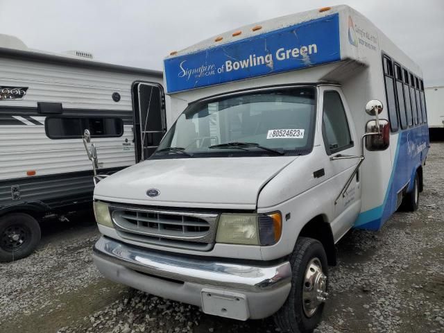 2002 Ford Econoline E450 Super Duty Cutaway Van