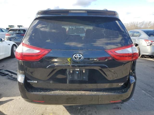 2017 Toyota Sienna LE