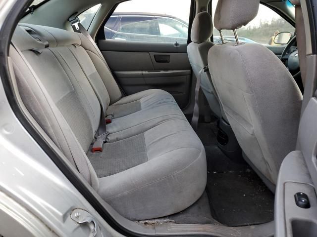 2004 Ford Taurus SE