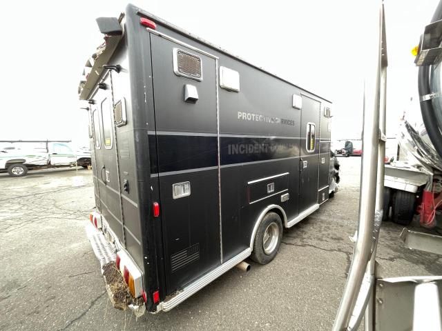 2001 Ford Econoline E450 Super Duty Cutaway Van