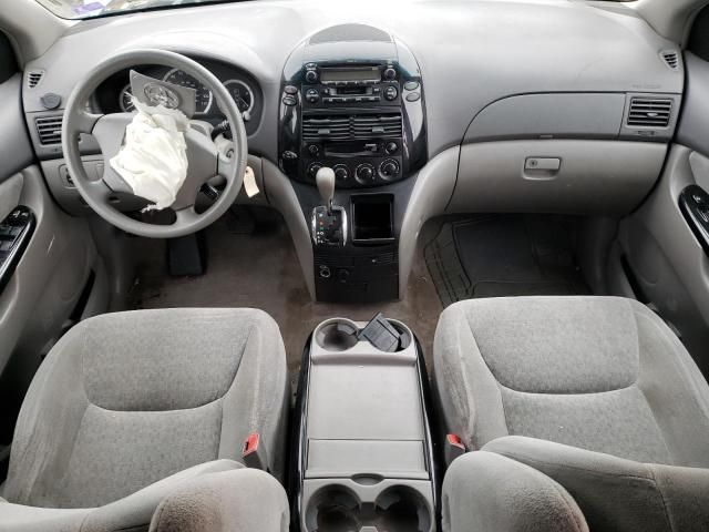 2005 Toyota Sienna CE