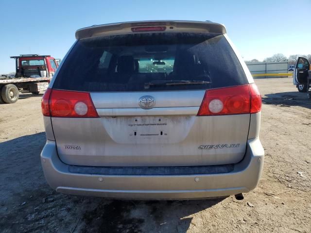 2010 Toyota Sienna XLE