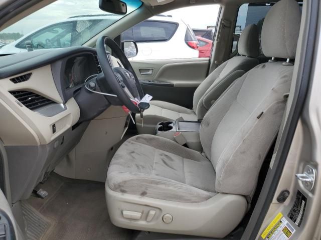 2016 Toyota Sienna LE