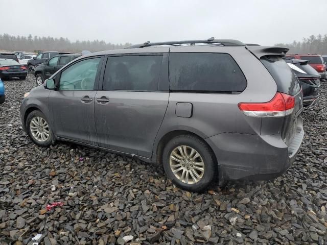 2013 Toyota Sienna XLE