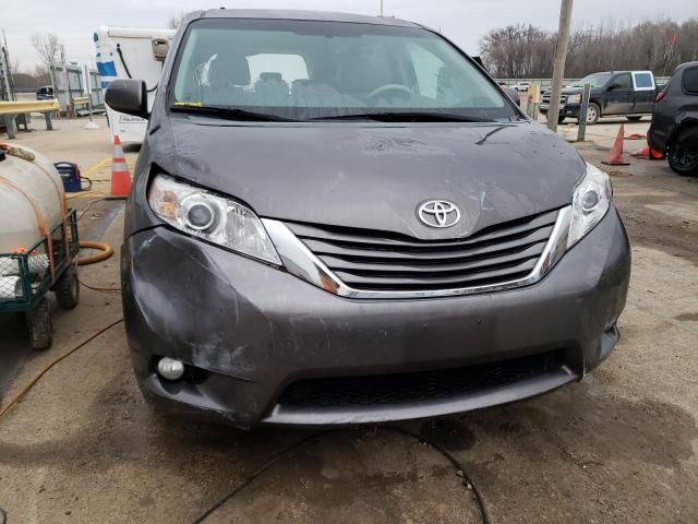 2013 Toyota Sienna XLE