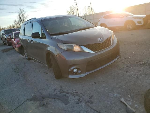 2011 Toyota Sienna Sport