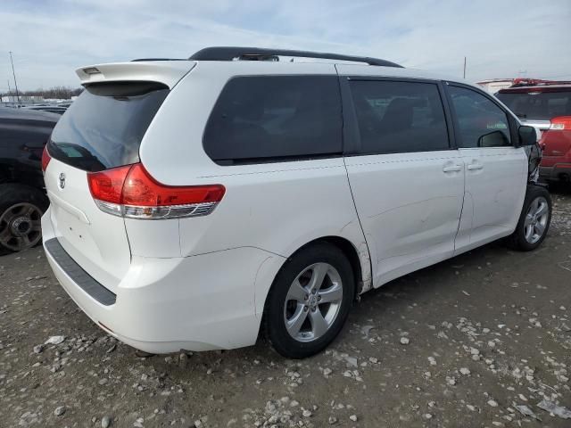 2013 Toyota Sienna LE