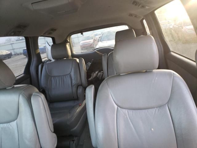 2004 Toyota Sienna XLE