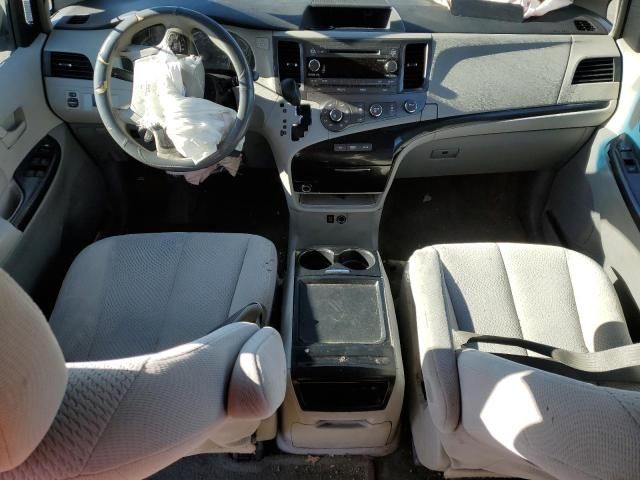 2011 Toyota Sienna LE