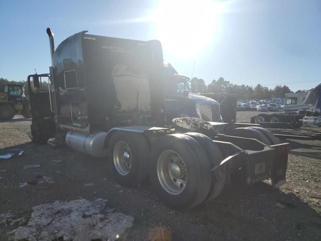 2013 Peterbilt 388