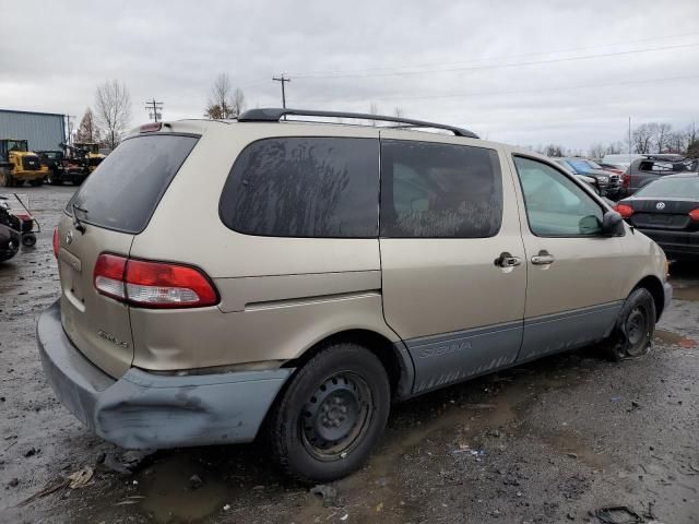 2001 Toyota Sienna LE