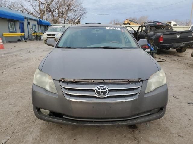 2005 Toyota Avalon XL