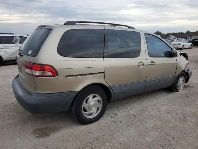 2001 Toyota Sienna CE