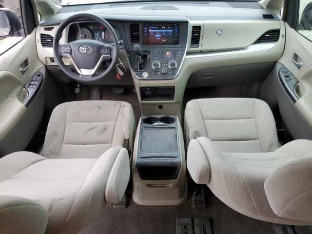 2016 Toyota Sienna LE