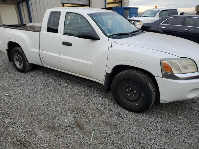 2007 Mitsubishi Raider LS