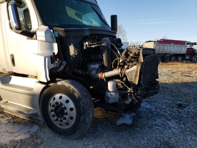 2020 Freightliner Cascadia 126