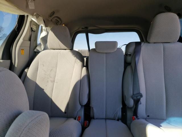 2011 Toyota Sienna LE