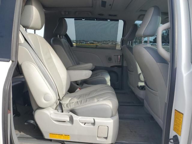 2013 Toyota Sienna XLE