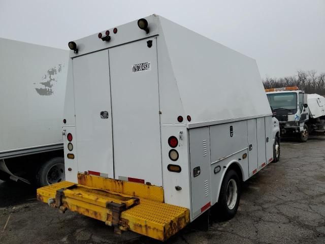 2013 Ford Econoline E350 Super Duty Cutaway Van