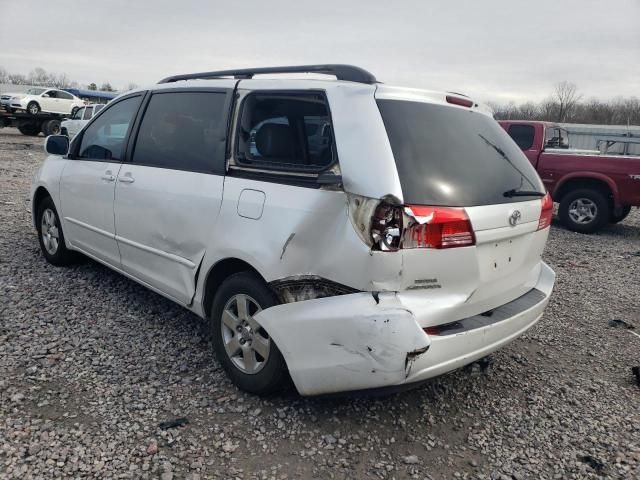 2004 Toyota Sienna XLE