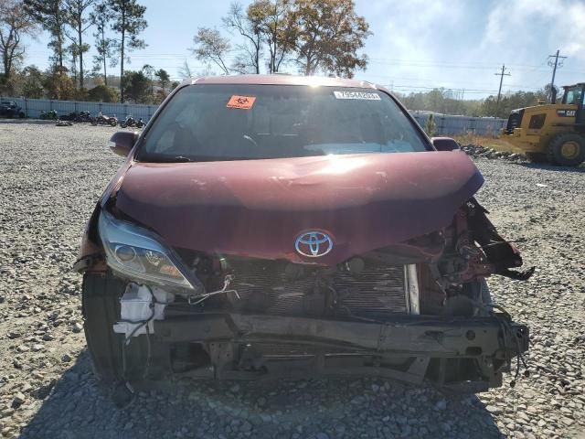 2016 Toyota Sienna XLE