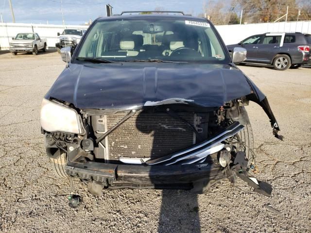 2013 Chrysler Town & Country Touring L