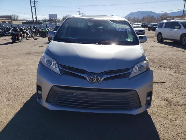 2018 Toyota Sienna XLE