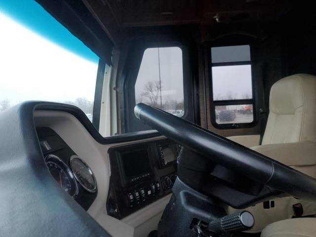 2017 Freightliner Chassis XC