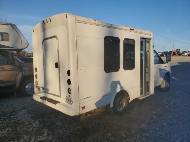 2011 Ford Econoline E350 Super Duty Cutaway Van