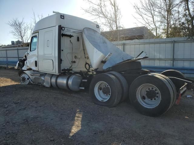 2022 Freightliner Cascadia 126