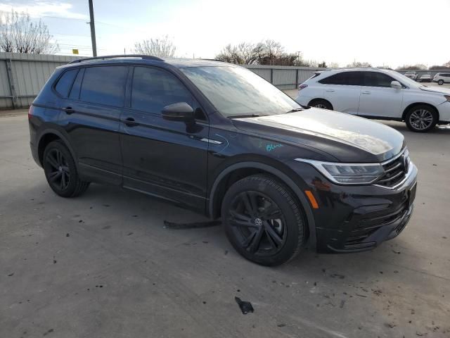 2023 Volkswagen Tiguan SE R-LINE Black